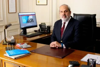 ANI: Kast designa al vicealmirante (r) Ronald Mc Intyre para liderar la agencia en plena reforma del sistema de inteligencia