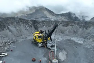 Antamina marca un hito tecnológico al incorporar la pala eléctrica más grande del mundo