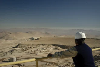Antofagasta Minerals busca personal para sus faenas y proyectos: revisa vacantes activas con enlace directo para postular