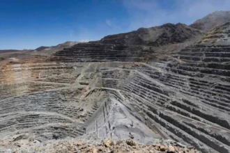 Antofagasta Minerals enfrenta aumento en costos de insumos clave como desafío