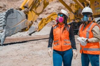 Antofagasta Minerals revoluciona la minería con histórica participación femenina