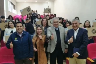 Apoyo tecnológico a estudiantes universitarios de Atacama por Minera Candelaria