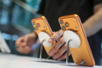 Apple acelera el traslado del iPhone a India y ya fabrica allí una cuarta parte de su producción mundial