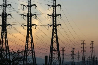 Aprueban línea de transmisión Bajos de Mena–Costanera para reforzar suministro eléctrico en Puente Alto