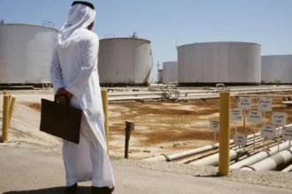 Arabia Saudita refuerza exportaciones de petróleo eludiendo el estrecho de Ormuz