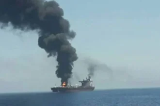 Ataques a petroleros en el golfo Pérsico: 9 buques alcanzados y un derrame frente a Kuwait mientras la guerra entre EE.UU. e Irán se expande