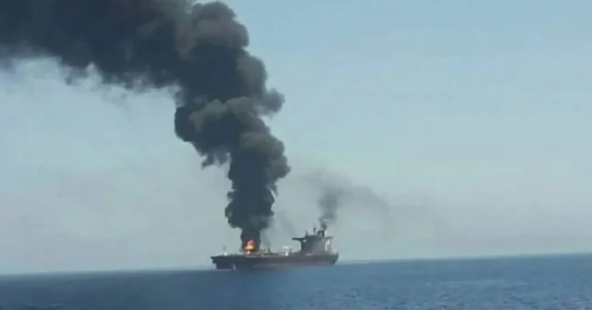Ataques a petroleros en el golfo Pérsico: 9 buques alcanzados y un derrame frente a Kuwait mientras la guerra entre EE.UU. e Irán se expande