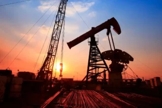 Ataques en Irak disparan el precio del petróleo y encienden alarmas globales