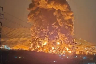 Ataques en Irán: Explosiones devastan depósitos de petróleo en Teherán y Karaj