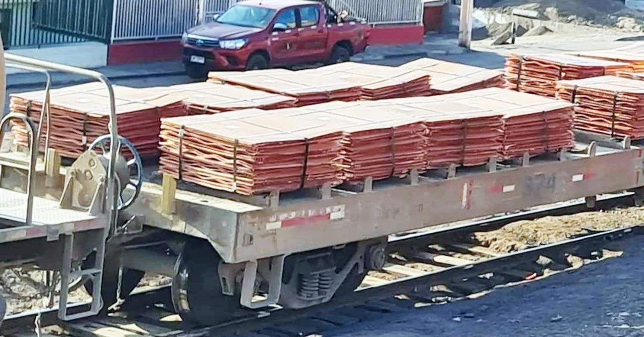 Aumento del 31% en robos a camiones mineros en el norte chileno amenaza la industria