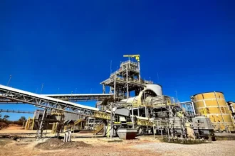 Aura Minerals duplica sus reservas y refuerza su meta de producir 600 mil onzas equivalentes de oro al año