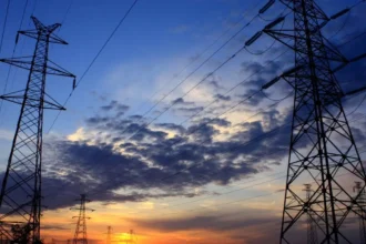 Avanza proyecto para modernizar electricidad y bajar tarifas en el sur
