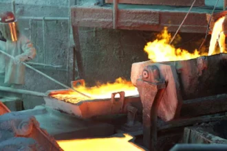 AXXA y Esmax apuntan a US$80 millones en solventes químicos para la minería desde julio de 2026