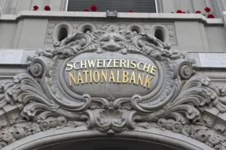 Banco Nacional Suizo descarta cambios en sus reservas de oro