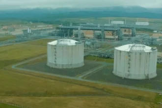 Bangladesh enfrenta crisis energética por alza en precios de gas licuado