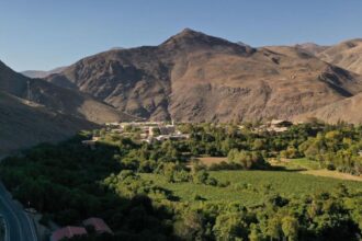 Barrick lanza proyecto «Prospección Minera El Alto» en Atacama para explorar recursos metálicos en la Cordillera de los Andes