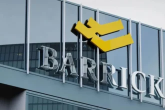 Barrick redefine su cúpula financiera en medio de rumores de escisión y consolidación