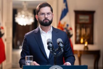 Beca BAES Aumentará a $48.000 en 2025, Anuncia Boric