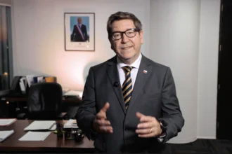 Biministro Mas: "Nos eligieron para reactivar el crecimiento económico de Chile"