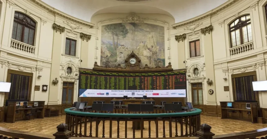 Bolsa chilena abre con baja de 0,7% y Brent rebota a US$102,8 mientras el mercado duda de una salida en Irán