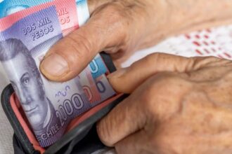 Bono Invierno 2025: Gobierno entrega $81.000 automáticos a adultos mayores que cumplan estos requisitos