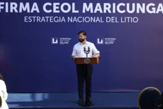 Boric firma el CEOL de Maricunga: el salar con 1.073 mg/l de litio que apunta a 55 mil toneladas desde 2033 “cuidando el medio ambiente”