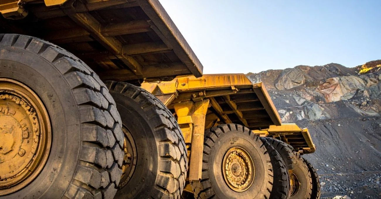 Cada mes de atraso incrementa 0,68% el CAPEX: nuevo modelo revela la relación estructural entre demoras y sobrecostos en minería