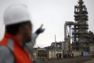 Caen las utilidades de Enami en 2025 y se eleva con fuerza su deuda financiera