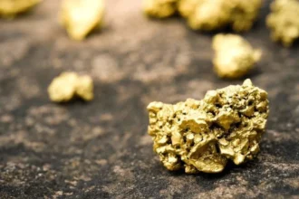 Caída del oro a 4.790,59 dólares por onza por crisis en Ormuz