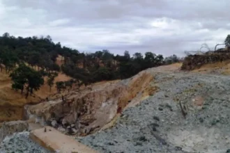 California: Blue Moon comienza la construcción de la disminución de la exploración en su mina Blue Moon en el condado de Mariposa
