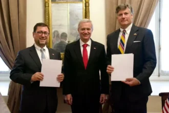 Canciller sale a despejar dudas por pacto con EE.UU. sobre tierras raras