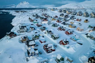 Capa de hielo de Groenlandia: un modelo apunta a convección térmica bajo 2,5 km y explica las “plumas” detectadas por radar