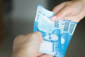 Casi 400 mil adultos mayores recibieron alza en la PGU en septiembre: revisa requisitos y cómo postular