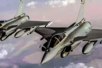 Caza F-15E derribado en Irán: rescatan a un tripulante y continúa la búsqueda del segundo