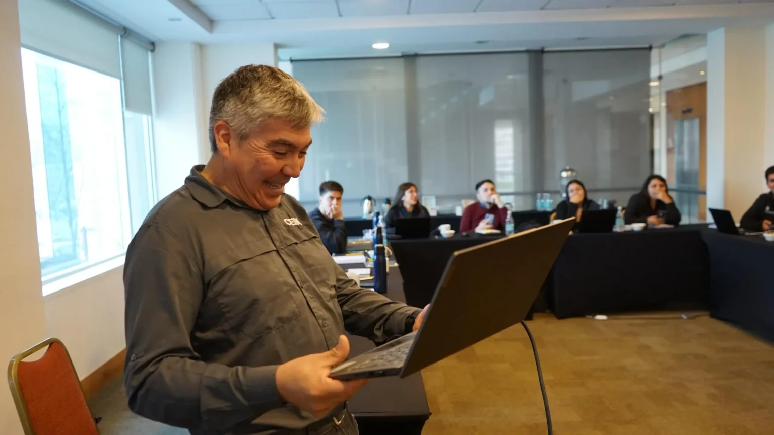 CEIM acompaña la formación de jóvenes talentos Gold Fields con curso de introducción al proceso de oro