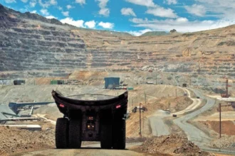 Chile acelera permisos mineros para destrabar inversiones por US$100 mil millones