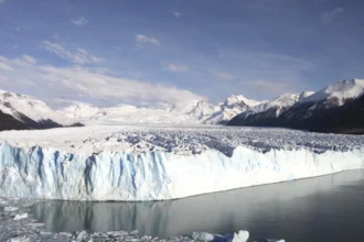 Chile atento a reforma en ley de glaciares de Argentina y su impacto