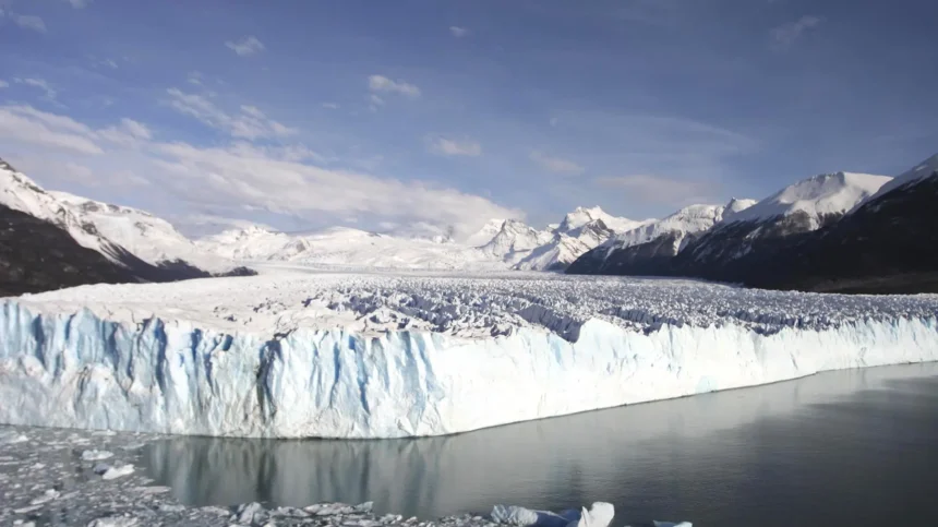 Chile atento a reforma en ley de glaciares de Argentina y su impacto