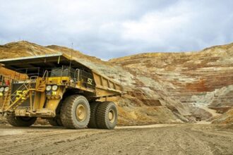 Chile enfrenta desafíos en permisología para concretar US$ 83.000 millones en inversiones mineras hasta 2033