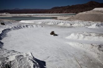 Chile impulsa la producción sostenible de litio: SQM autorizada a aumentar producción en 300.000 toneladas sin impacto ambiental