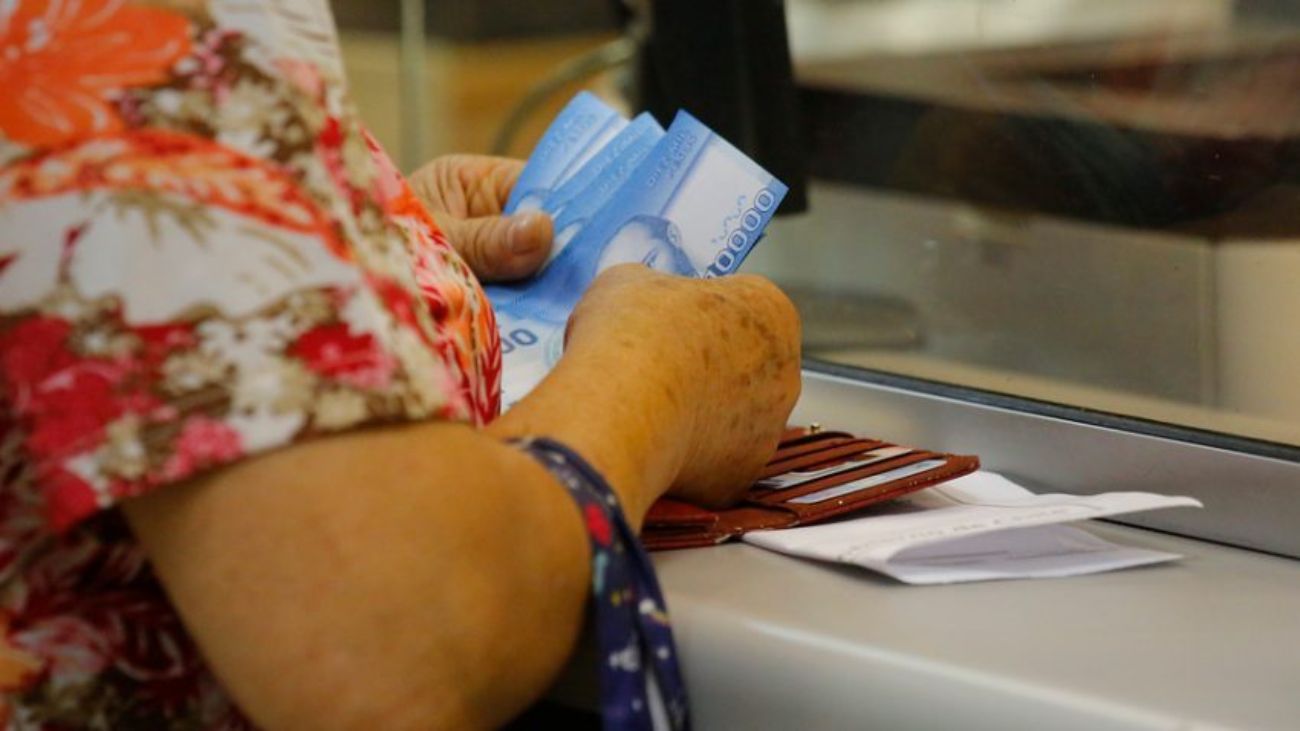 Chile inicia reforma de pensiones: Ampliación del Seguro de Lagunas Previsionales y aumento de la PGU desde mayo 2025
