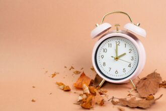 Chile se Prepara para el Cambio al Horario de Invierno este 5 de Abril: Detalles Clave y Excepciones Regionales