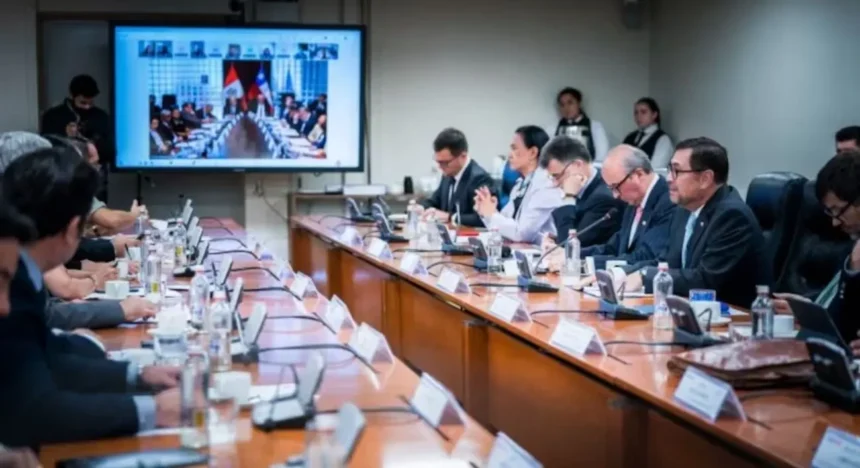 Chile y Perú refuerzan coordinación migratoria y acuerdan medidas para frenar ingresos irregulares
