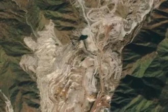 China descubre mega yacimiento de tierras raras en Sichuan, clave mundialmente