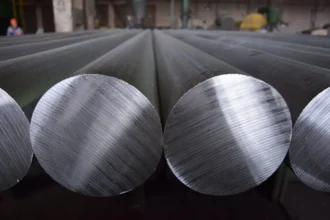 China enfrenta máximos históricos de inventarios de aluminio y caída en demanda interna