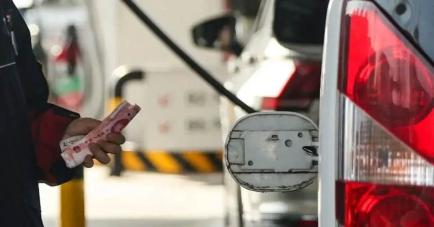 China limita alza de precios en gasolina y diésel para proteger consumidores