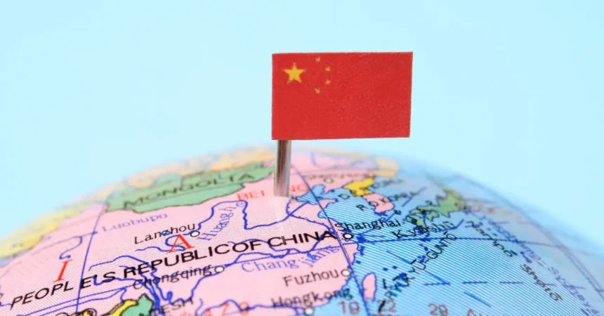 China: Pekín perfila crecimiento 2026 de 4,5%-5% mientras avanza la purga militar y sube la tensión con Irán