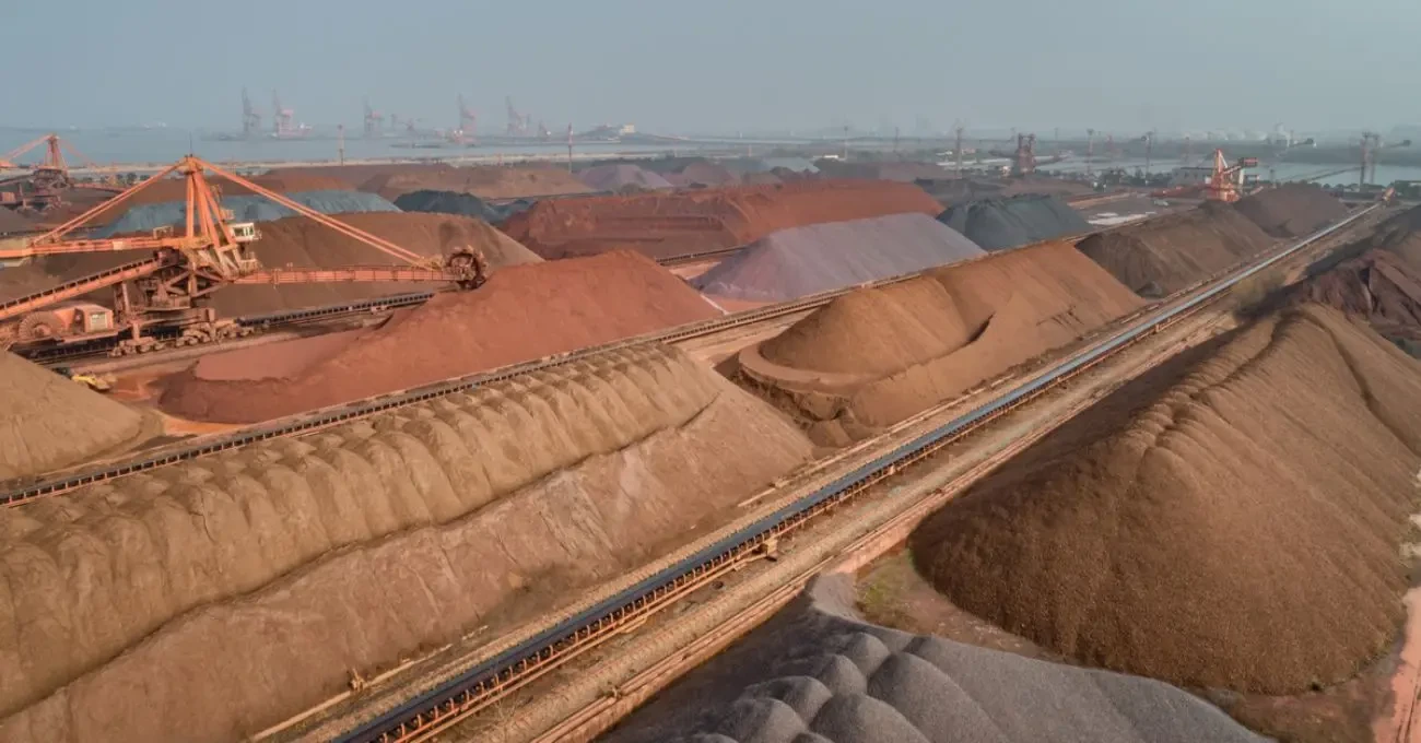China redefine mercado global del mineral de hierro con impacto estratégico clave