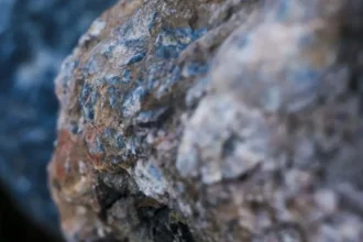 China refuerza su control sobre minerales críticos con liderazgo en reservas, producción y procesamiento