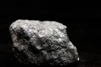 China refuerza su dominio sobre las tierras raras y lo usa como arma en la guerra comercial con Trump